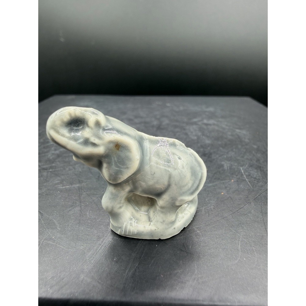🐘🌫️ Wade Whimsie – Elephant (Gray) – Red Rose Tea Figurine